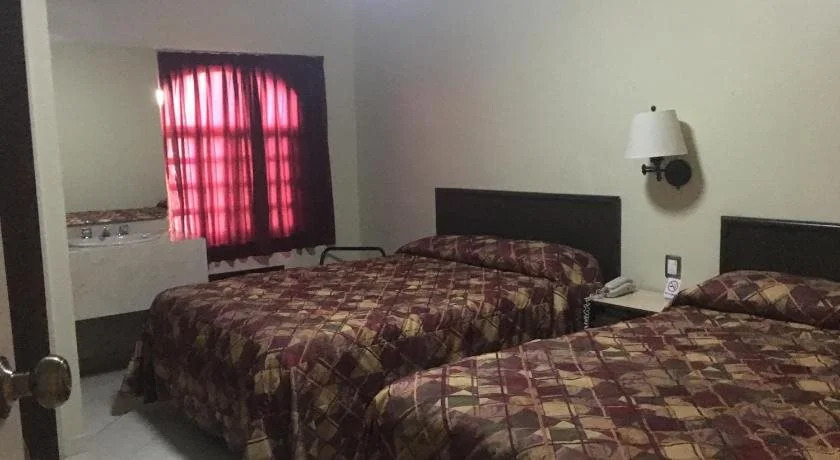 Hotel Flores Hills
