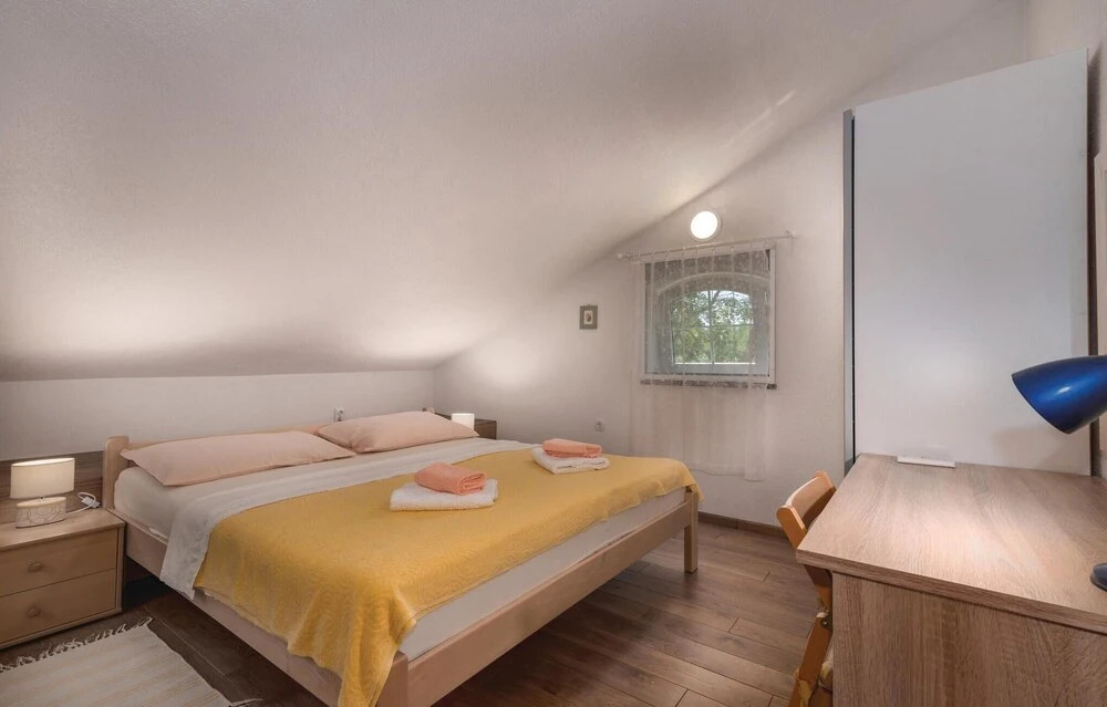 Stunning Home in Ostrobradic With Wifi and 2 Bedrooms