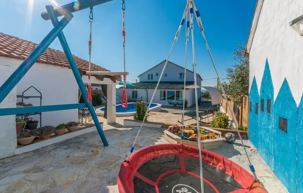 Amazing Home in Tinj With 3 Bedrooms, Wifi and Outdoor Swimming Pool