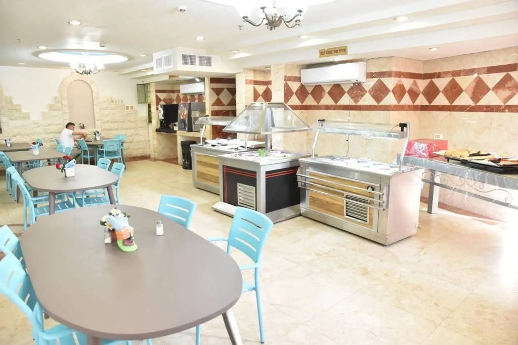 Hotel Maman