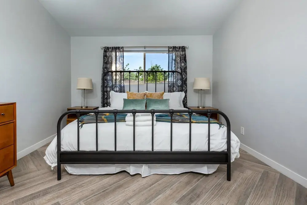 Sunhaven -pool Heat Available - Walk to Old Town