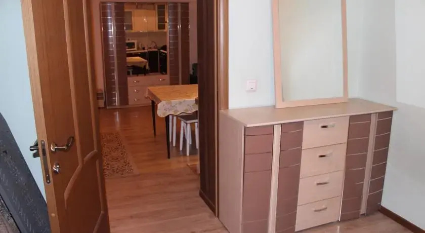 Houseroom I