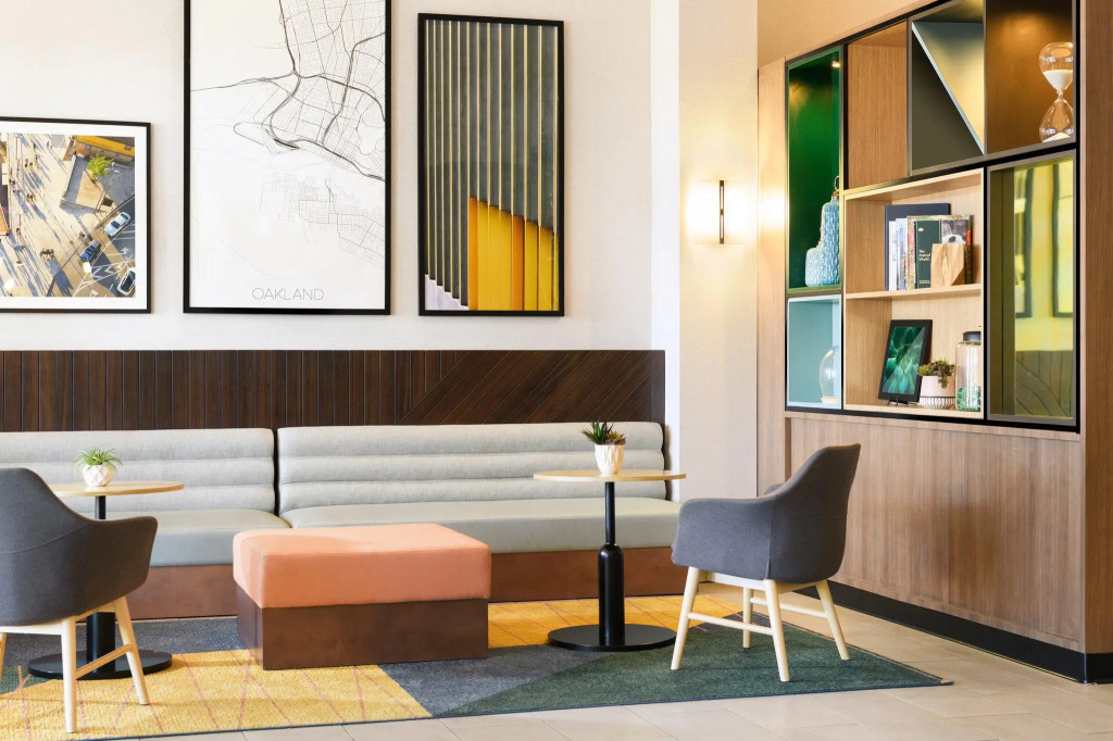 Holiday Inn & Suites Oakland - Airport by IHG