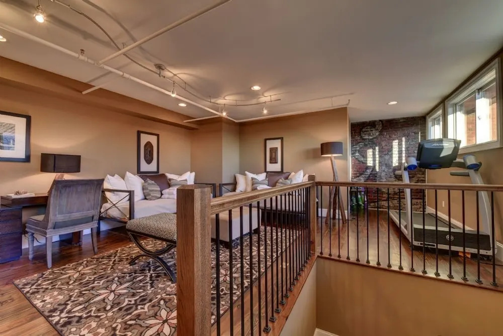 Ellington Loft - 3 Br Condo