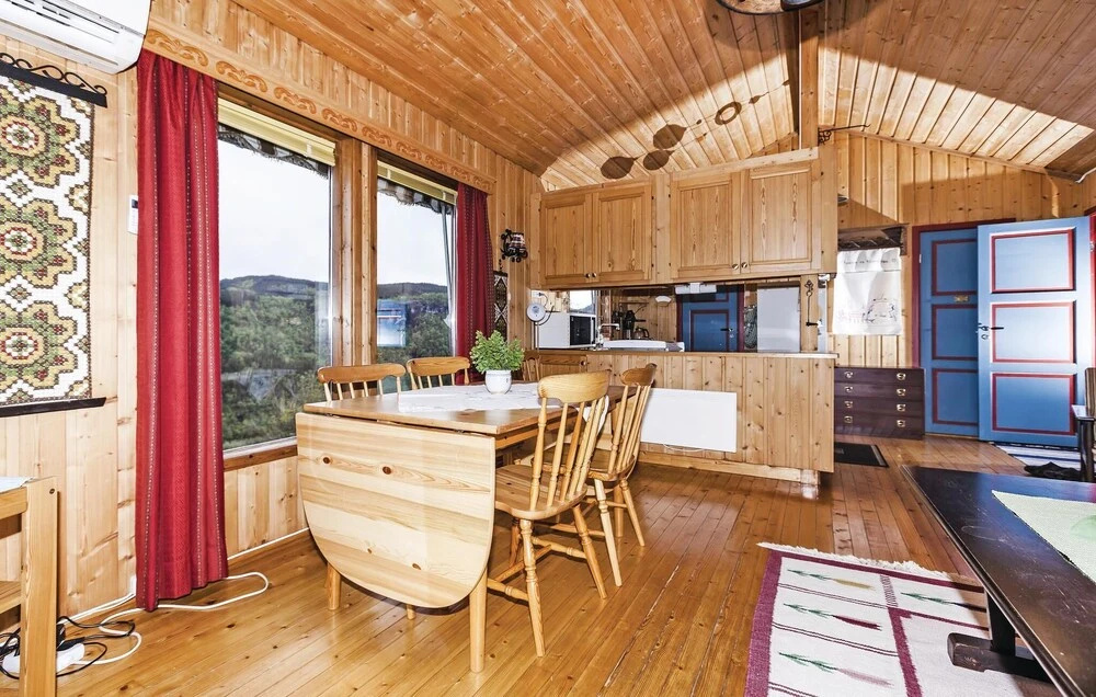 Stunning Home In Steinstø