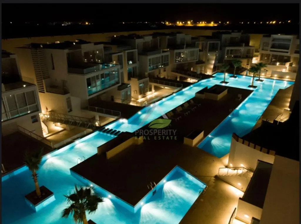 Brilliant 1 bedroom with a full roof in Gouna