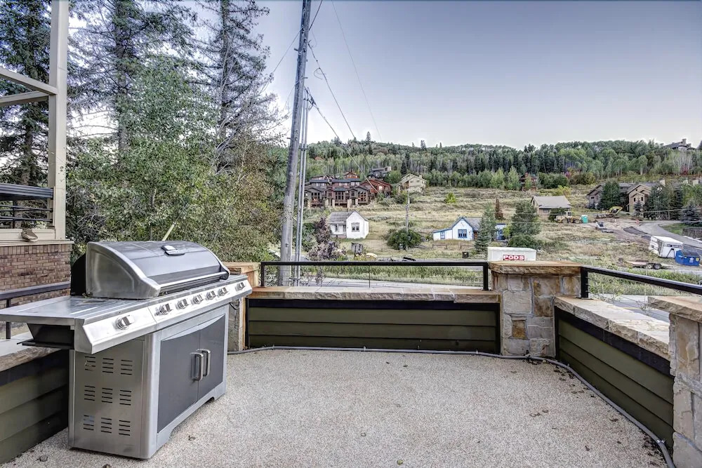 607 Deer Valley Drive 5 Bedroom Townhouse