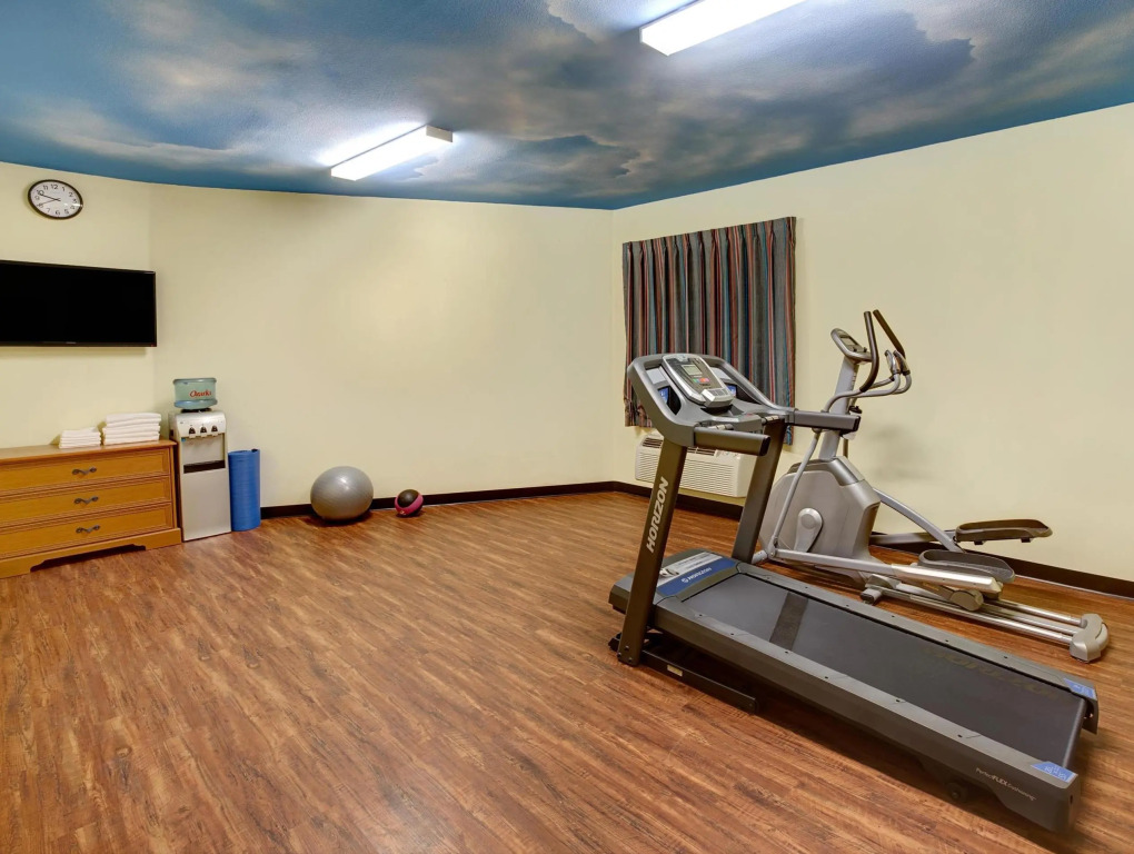 Sapphire Inn & Suites