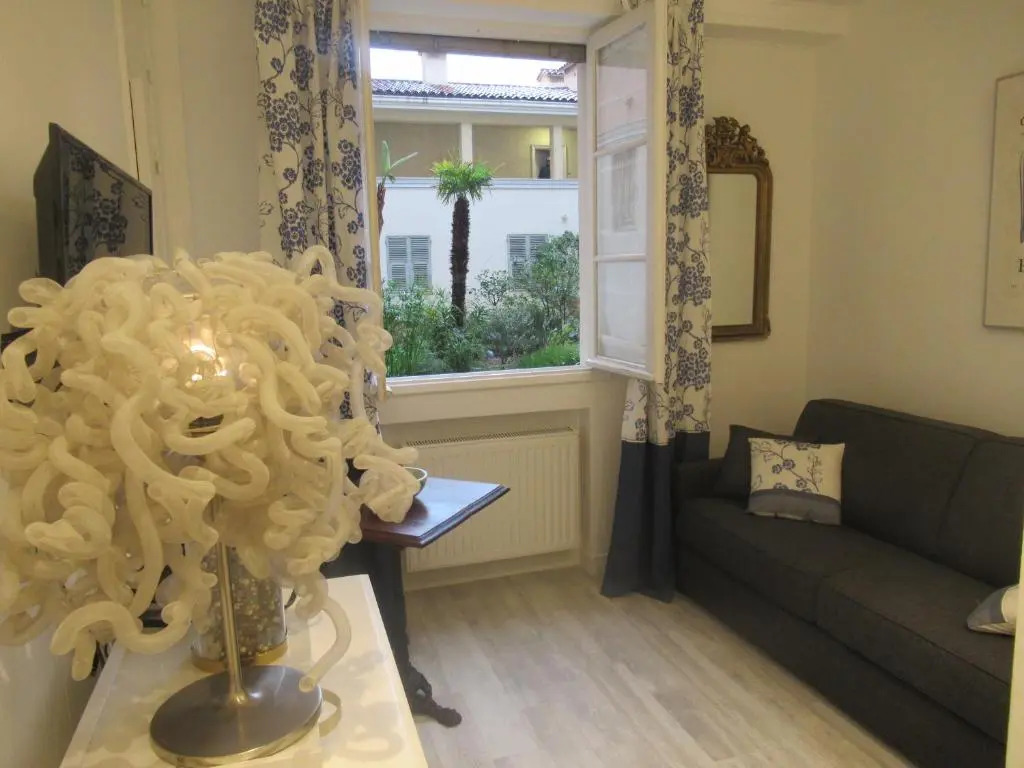 Le Ptit Niçois sur le Port