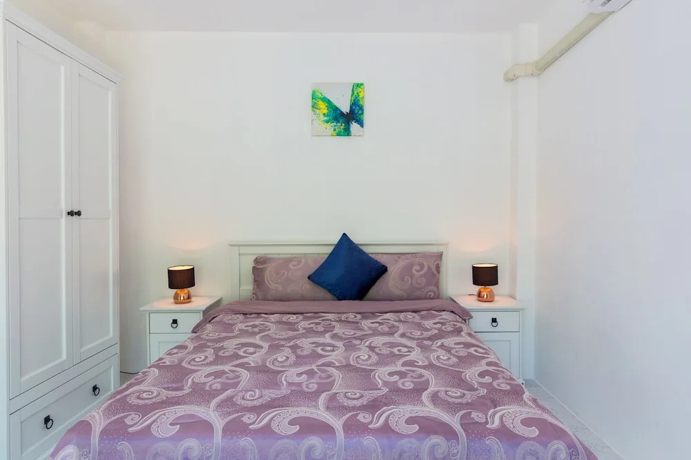 Private Villa with Pool near Laguna