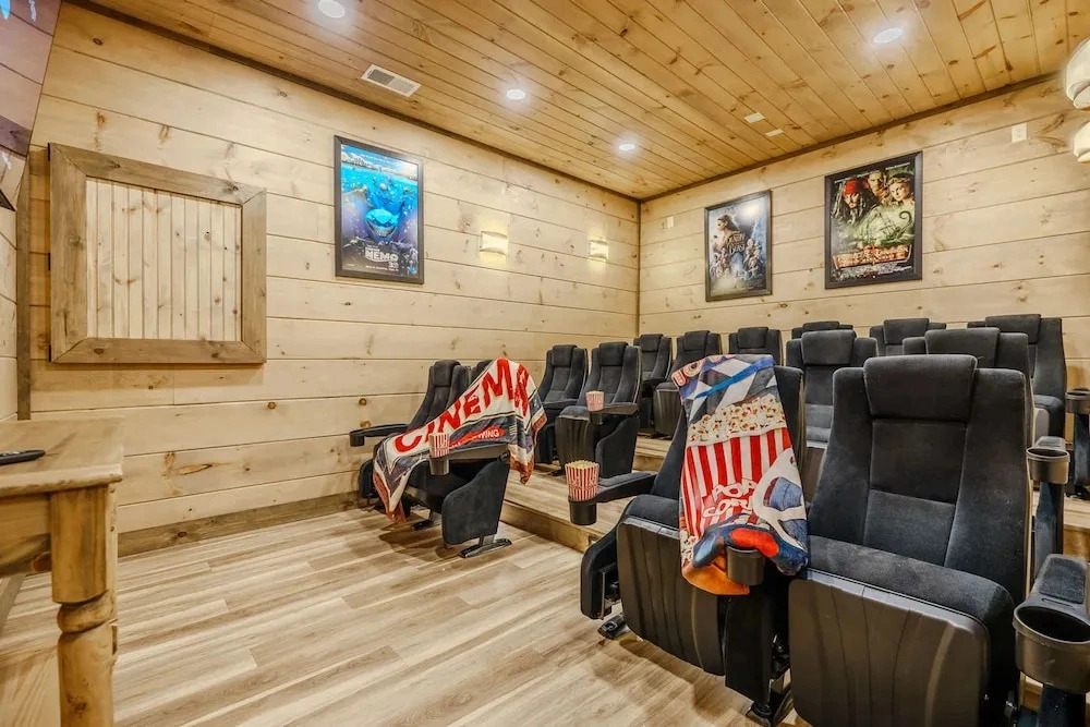 NEW 12br Lux Lodge Private Pool-mtn Views