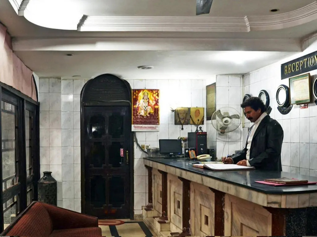 Hotel Sahara International Deluxe