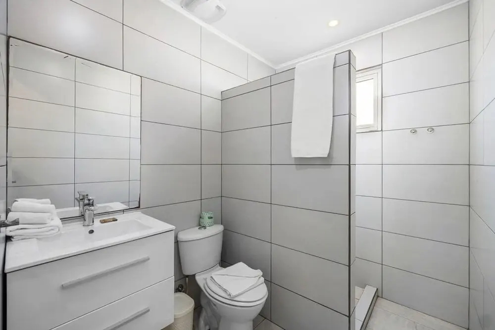 Lovely 3br2ba w Wifi Parking in Central Location