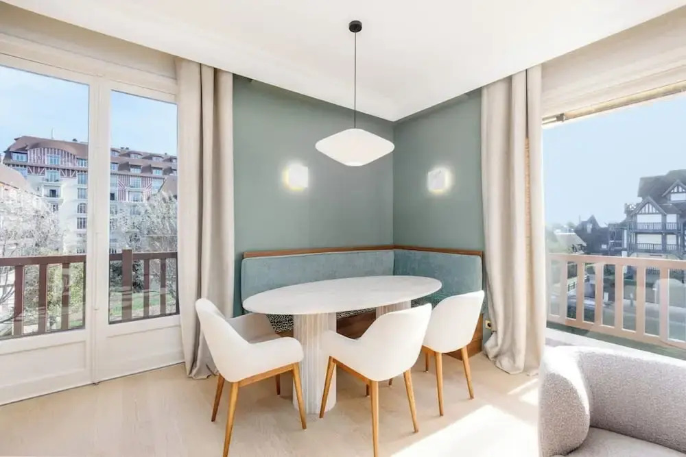 Luxury sea View 3br-2ba With Services in Deauville