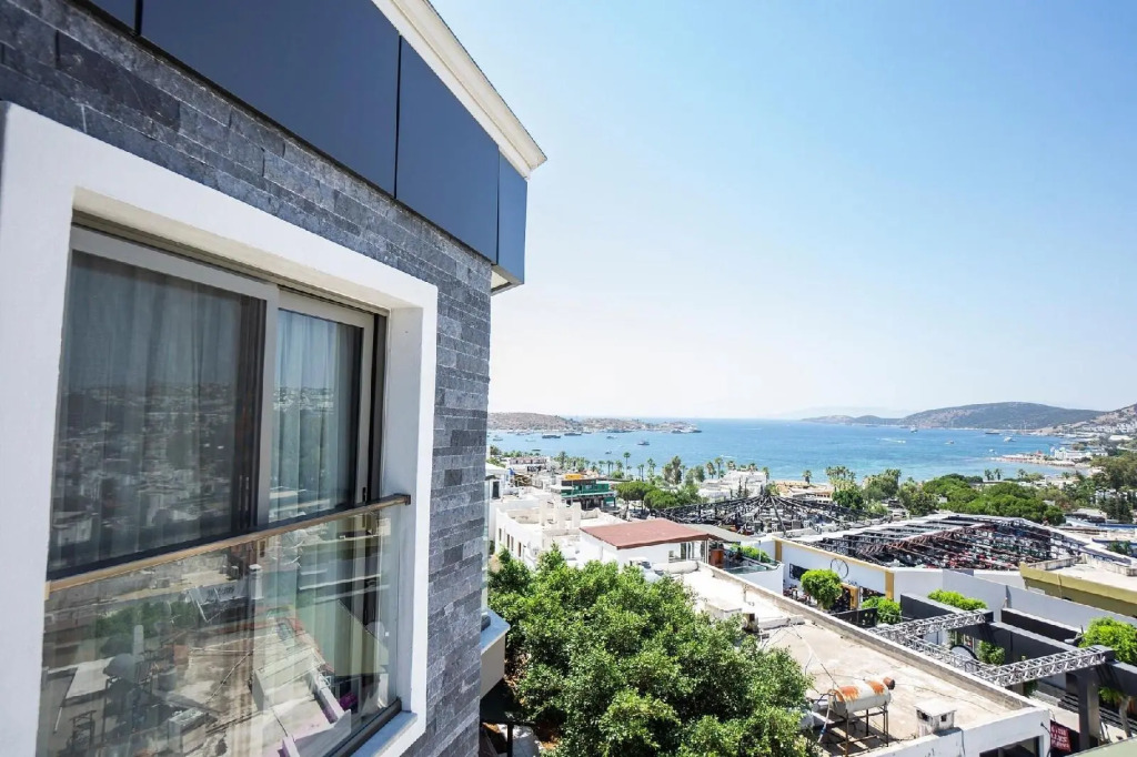 M2 Hotel