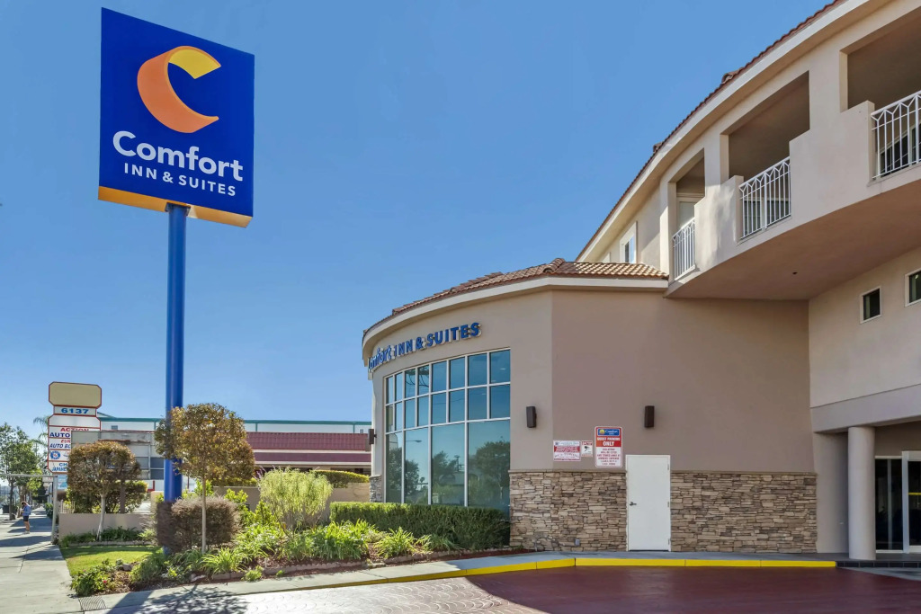 Comfort Inn & Suites Near Universal - N Hollywood - Burbank