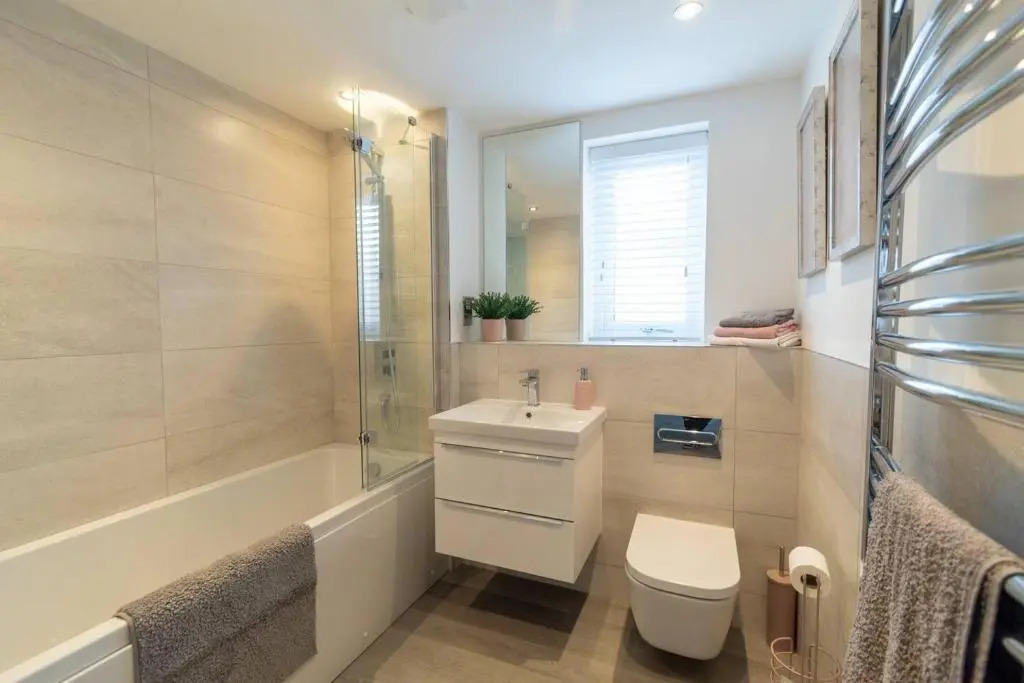 Spacious 2 Bedroom Modern Apartment in Inverness