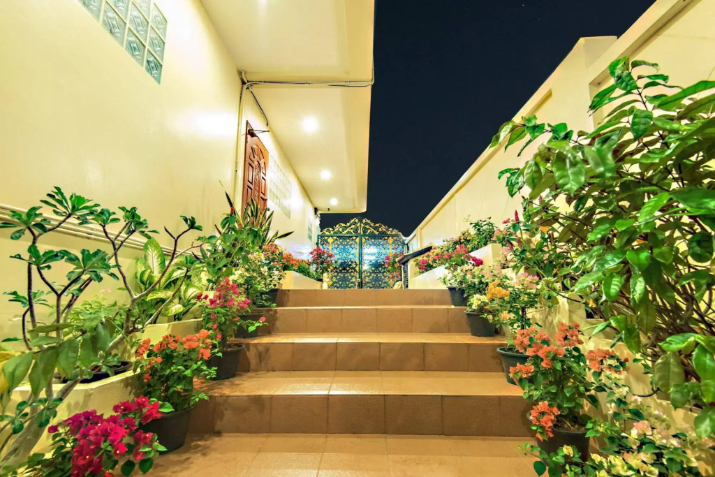 BUTTERFLY GARDEN BOUTIQUE RESIDENCE by Luxury View EX LG Apts and Villas, A Lifestyle Destination 1 to 3 bedroom units 110 to 190 sqmtr, 2 FULL Bathrooms, Rain shower, Complete kitchen, FREE Fast Fiber WIFI, 55" SMART TVs, 24-7 Staff, SPA BATH, FREE BBQ