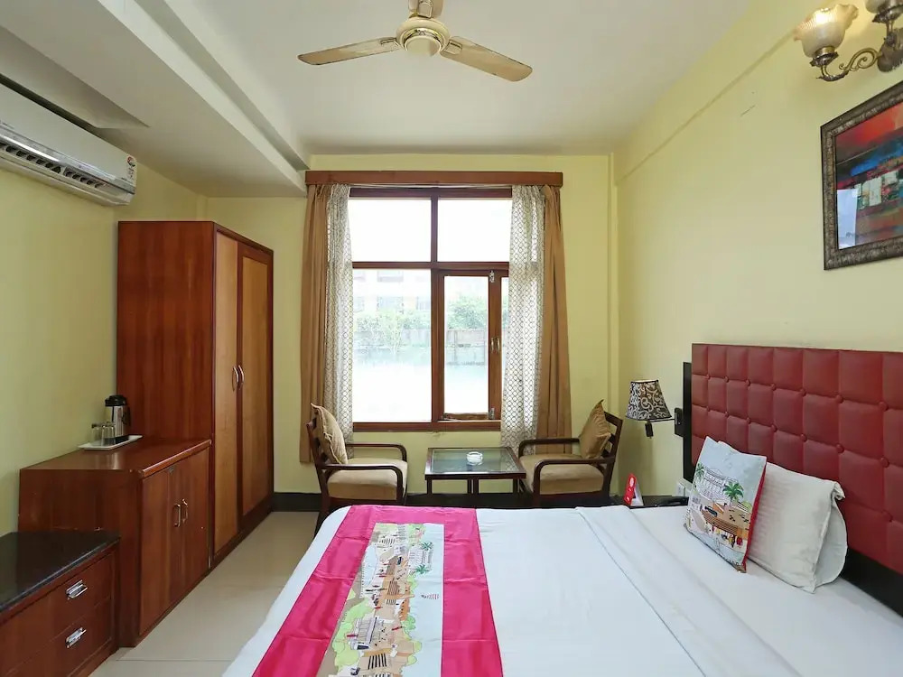 Capital O 1463 Surya Beach Inn