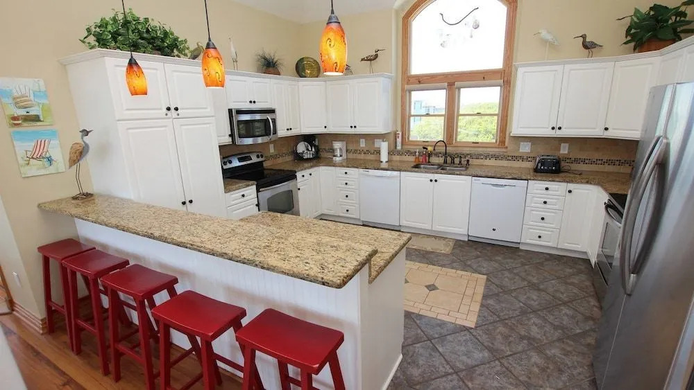 Paradise Cove - 8 Br home by RedAwning