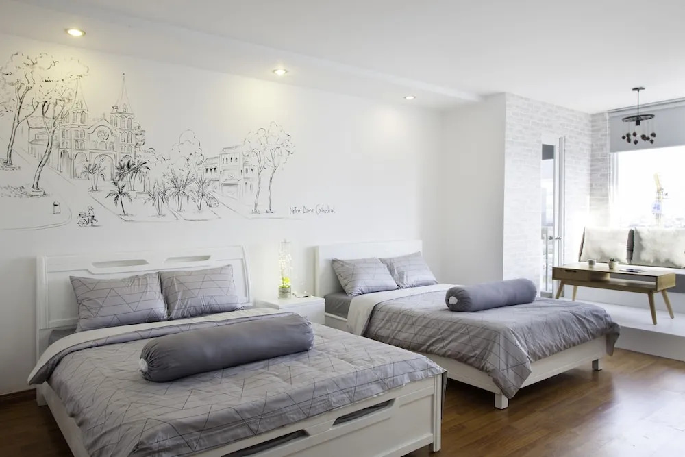 Le Soleil Central River View 3BR Apartment