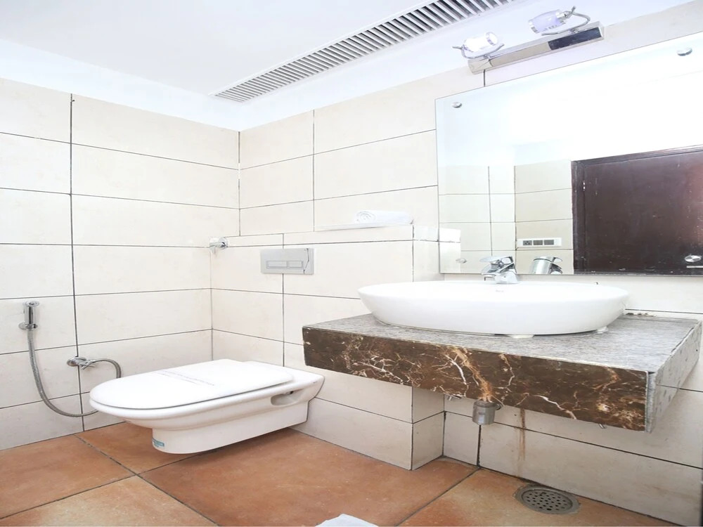 Capital O 5440 Hotel Le Monarque