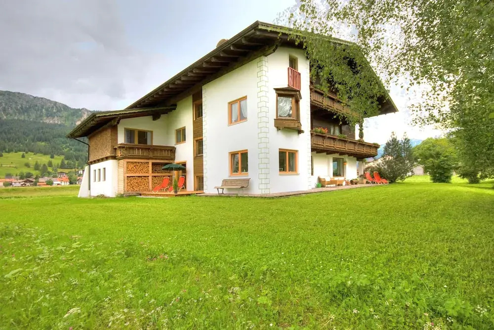 Apartments Tannheim - Ruhige Apartments mit Infrarotsauna & Sommerbergbahnen inklusive