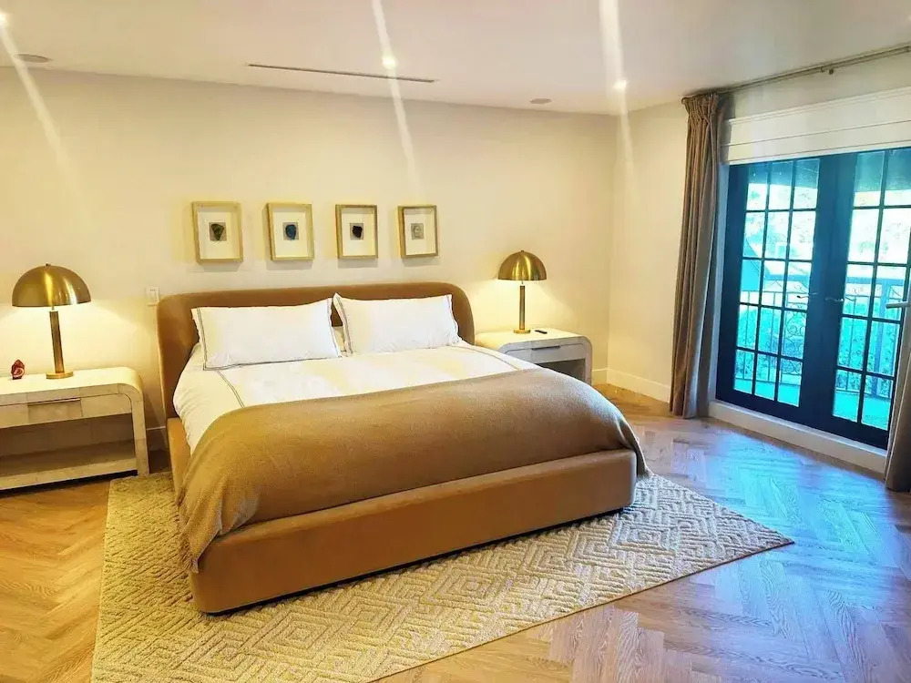 New 5 Bedroom Modern Villa on Golf Course