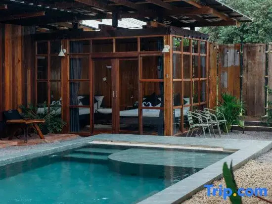 Adirek Pool Villa