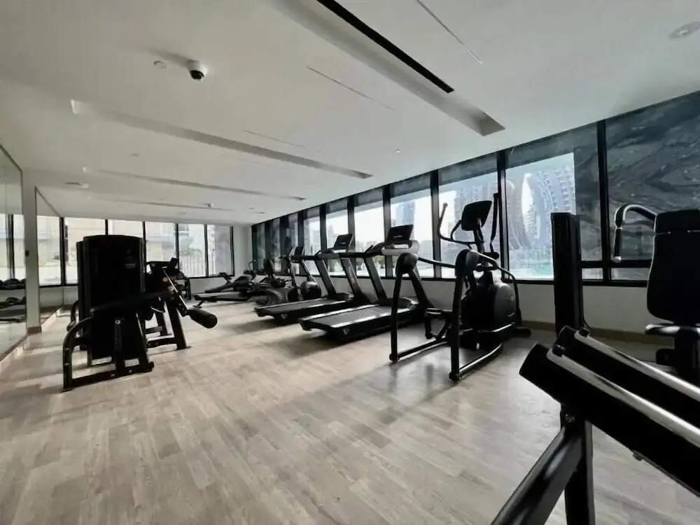 Luxurious 2-BR Oasis Steps Burj Khalifa