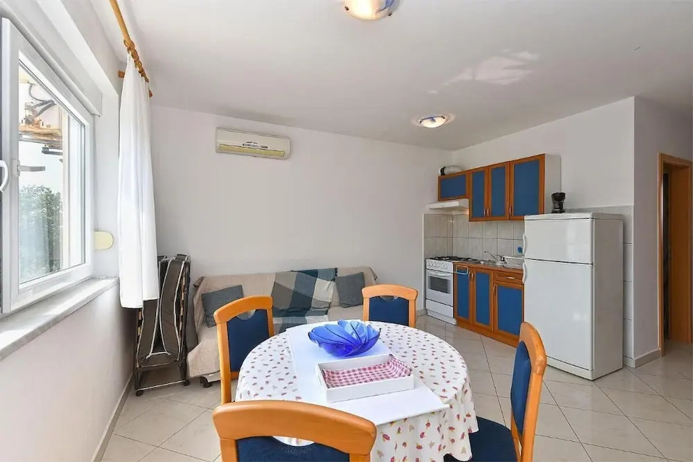 Bright Apartment in Medolino