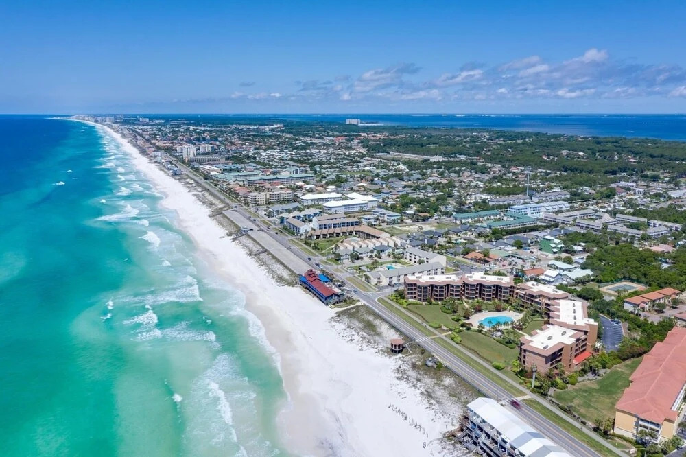 Sandprints A8 2 Bedroom Condo by RedAwning