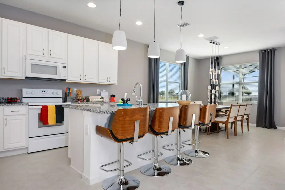 Stunning Vacation Home So3890