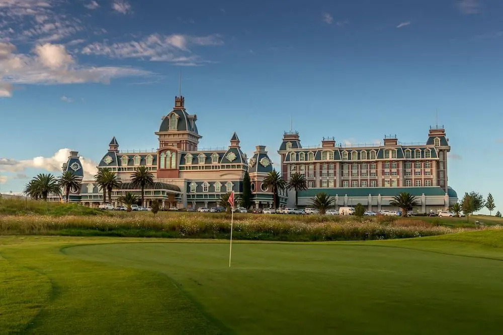 Graceland Hotel & Casino Country Club