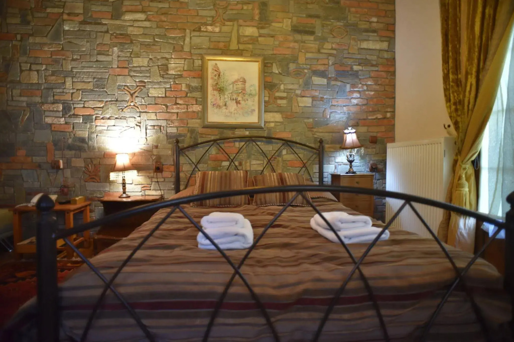 Santa Marina Guesthouse