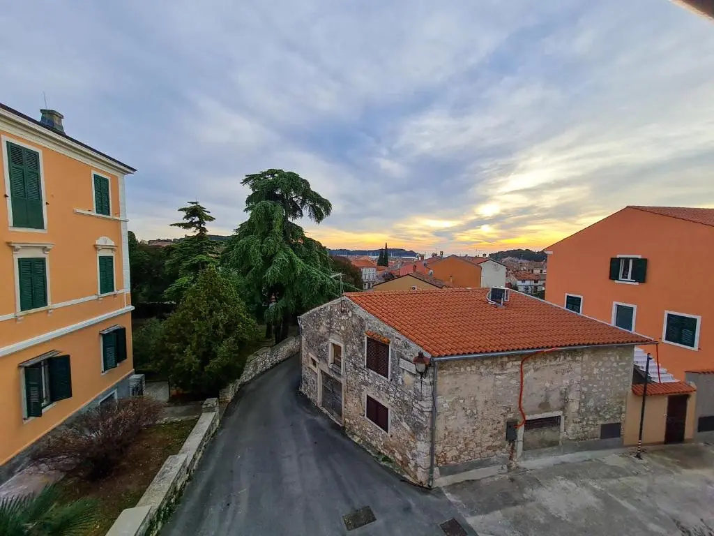 Sweet House and Apartment