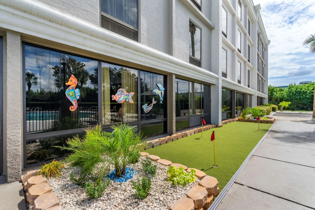 Comfort Inn & Suites St Pete - Clearwater International Airport