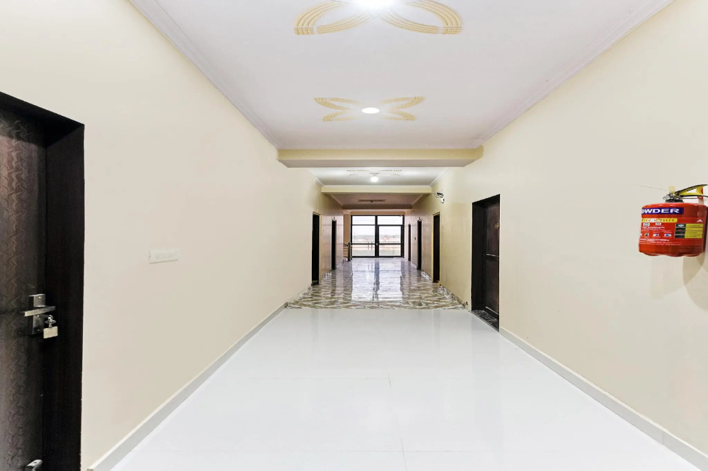 OYO 30328 Hotel Shyam Palace