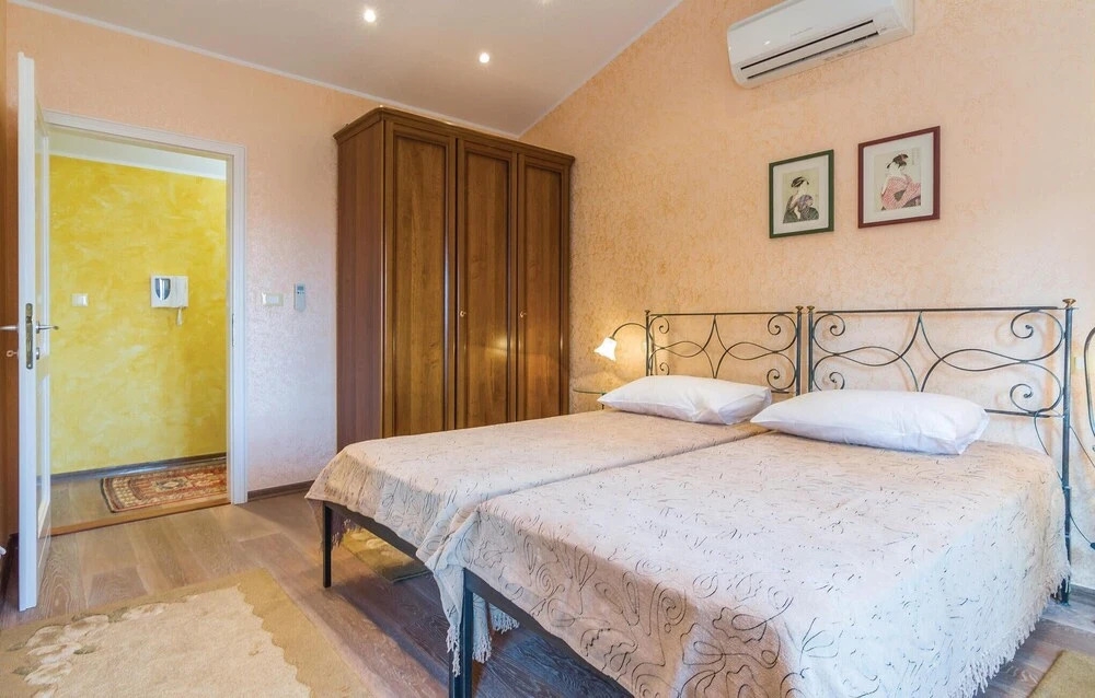 Stunning Home In Rovinj With Wifi