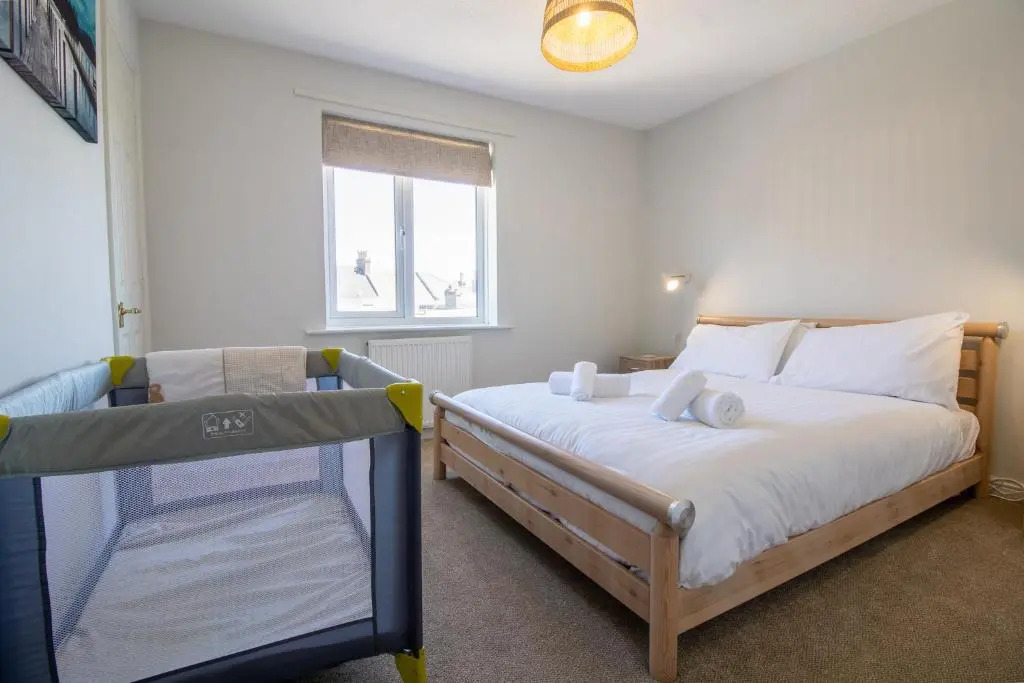 Laurels- 3-beds, Parking, Short Walk to Beach
