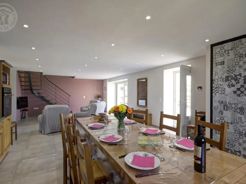 Maison de vacances rénovée pour 10 pers. avec fibre internet, terrasses et cour privative - FR-1-496-215