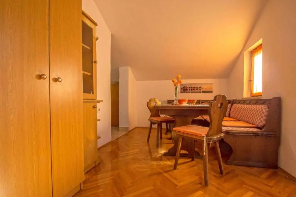 Apartments in Novi Vinodolski 39135