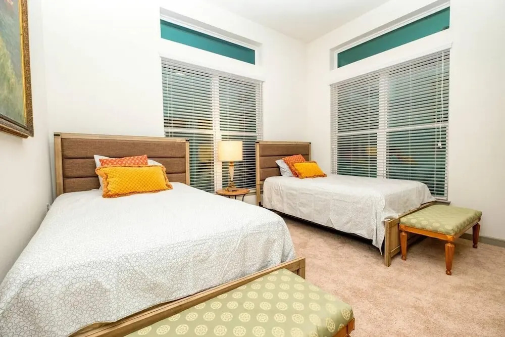 Amazing 1 Bed Apartment with fast wifi,parking gym and pool!