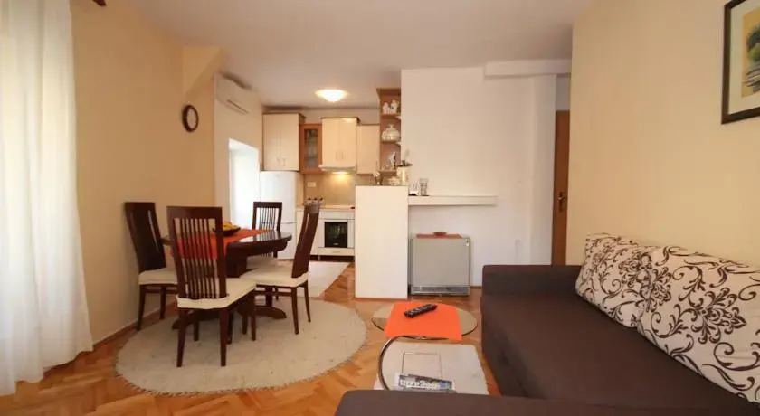 Apartment Toni