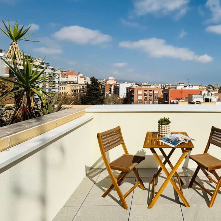 Sant Pau Patio 2BR Near Avinguda Gaud With Patio