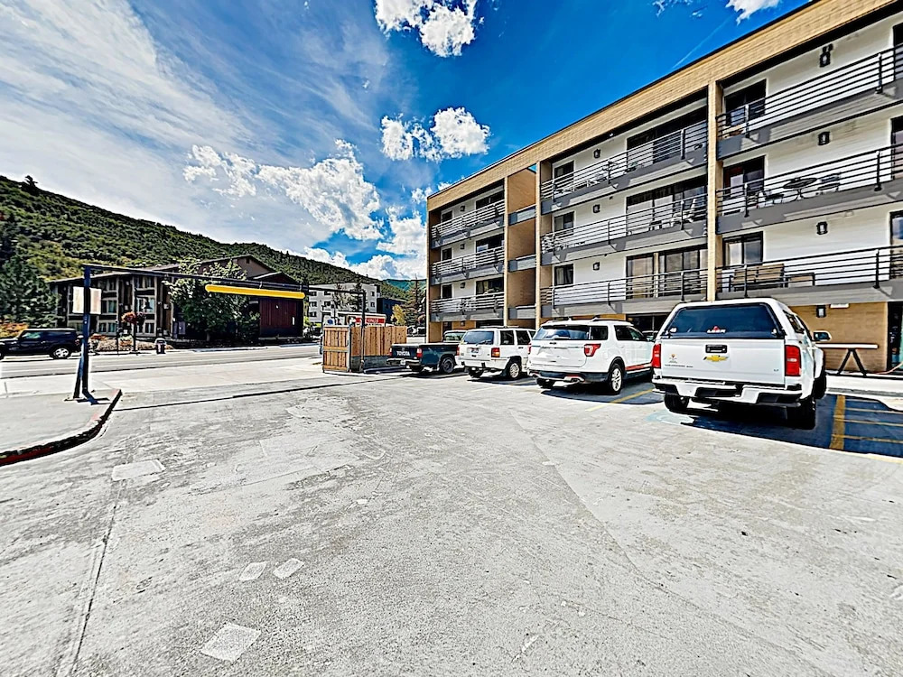 New Listing! Cozy Getaway W/ Hot Tub, Near Slopes 2 Bedroom Condo
