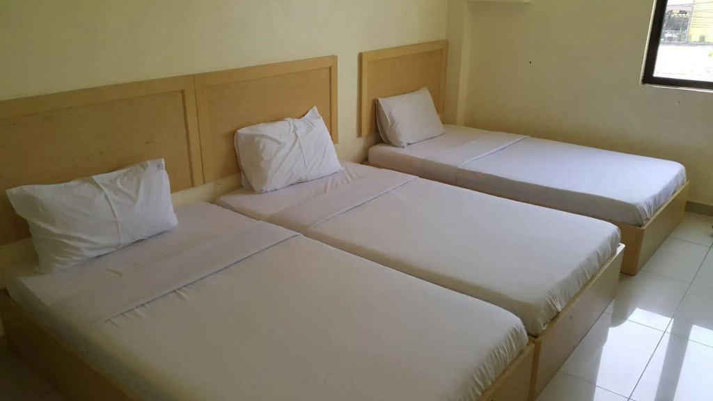 OYO 301 River Inn Hotel