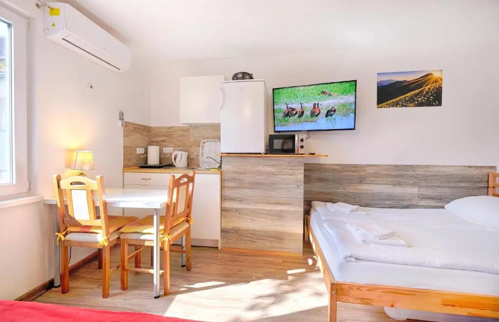 New Studio with AirCon & FREE Parking