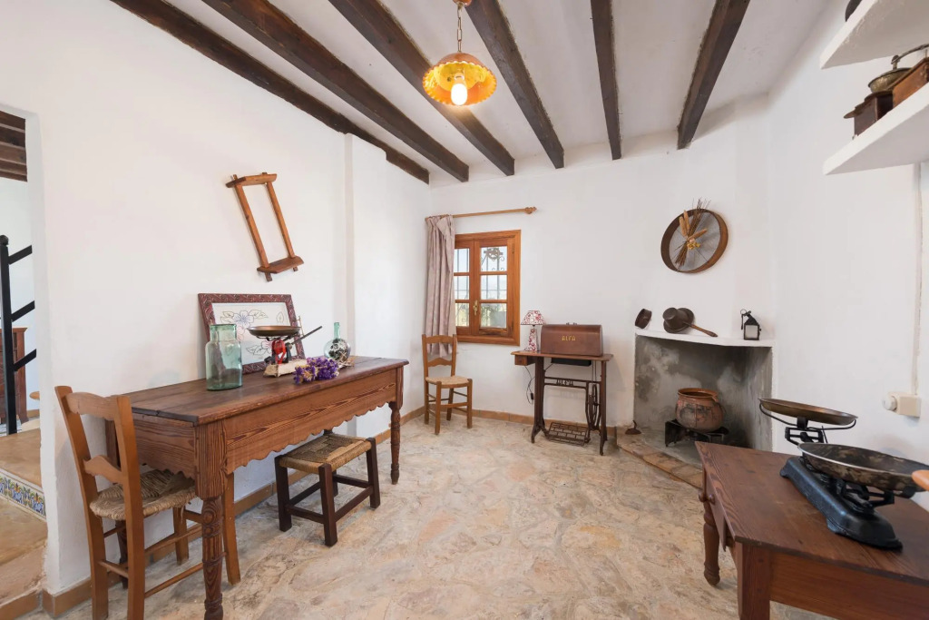 SON GUAL - Apartment with private pool in Inca. Free WiFi