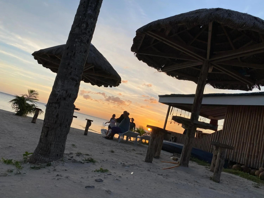 Golden Sunset Inn